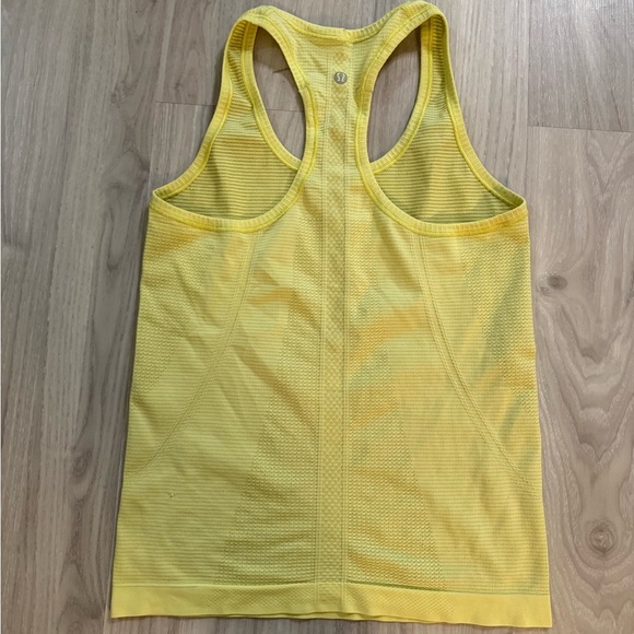 Lululemon Swiftly Tech Racerback Tank - Florid Flash (Size 6) Yoga - Picture 6 of 6